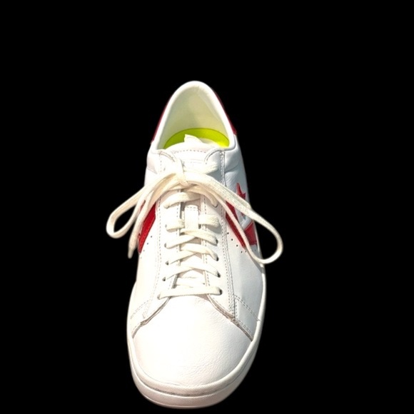 NWOT-Women’s Converse Pro Leather LP Ox Low Top Sneakers in White w/ Red Accents - Picture 8 of 12